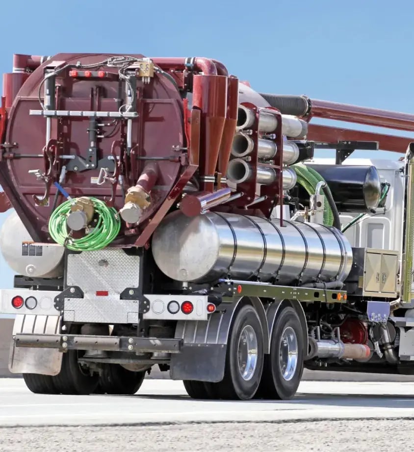 Liquid-Waste-Truck